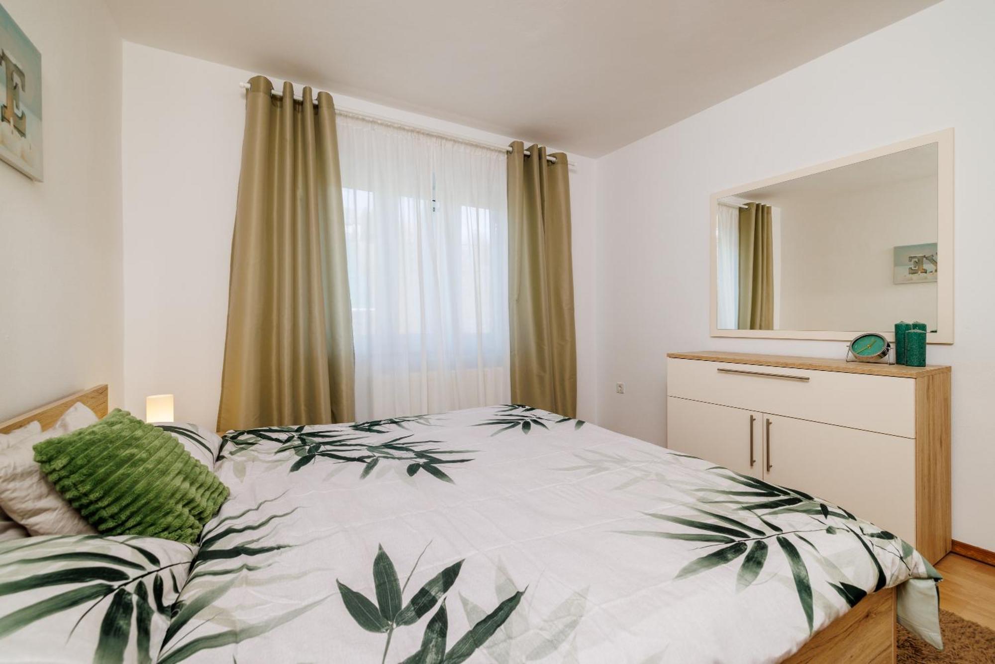 Apartment Andelic- 1 *