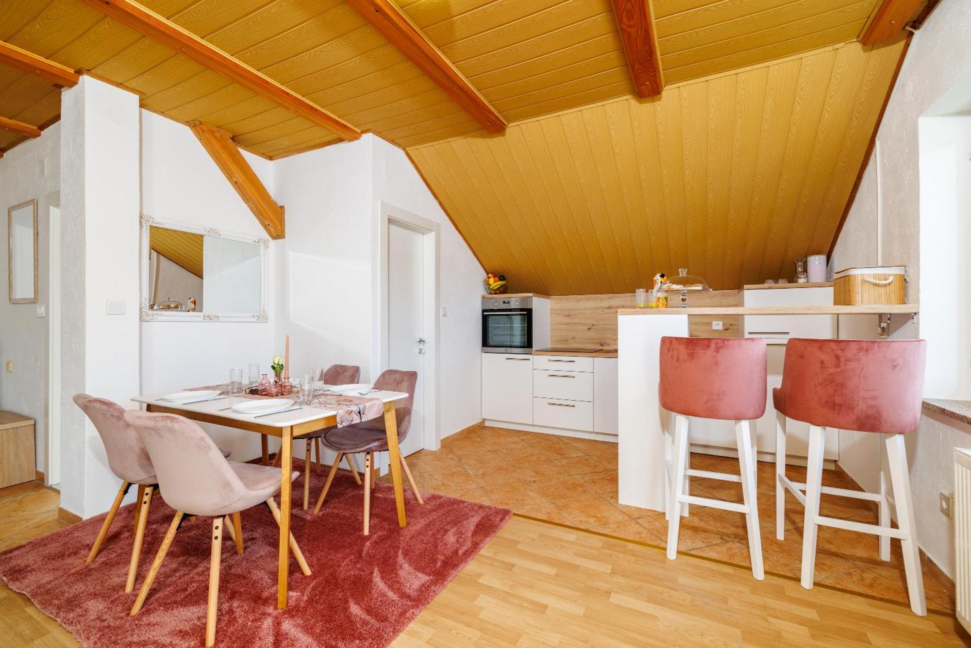 Andelic- 1 Apartment *